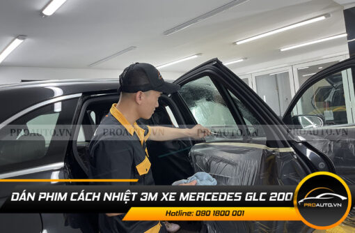 Dán phim cách nhiệt xe Mercedes GLC 200 - Vị trí kính sườn sau