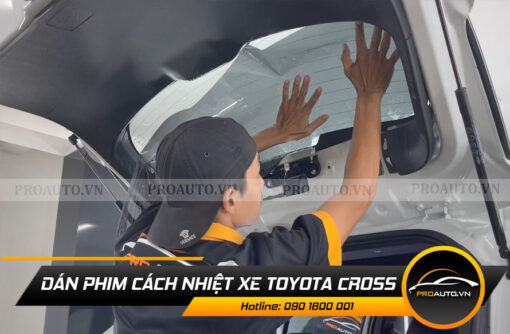 Dán phim cách nhiệt xe toyota cross